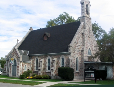Lakefield St John church